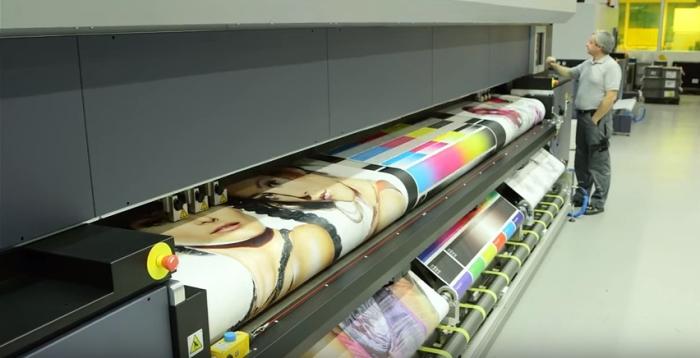 Durst provides web-based media database for roll-to-roll printing systems